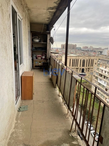 Satış 4 otaqlı Köhnə Tikili bina evi  110m², Bakı