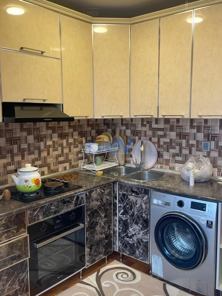 Satış 4 otaqlı Köhnə Tikili bina evi  110m², Bakı