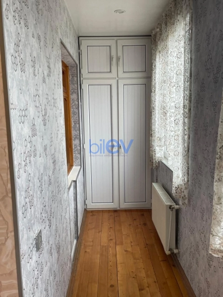 Satış 4 otaqlı Köhnə Tikili bina evi  110m², Bakı