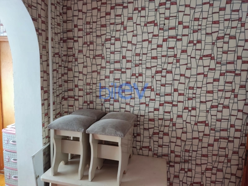 Satış 4 otaqlı Köhnə Tikili bina evi  110m², Bakı