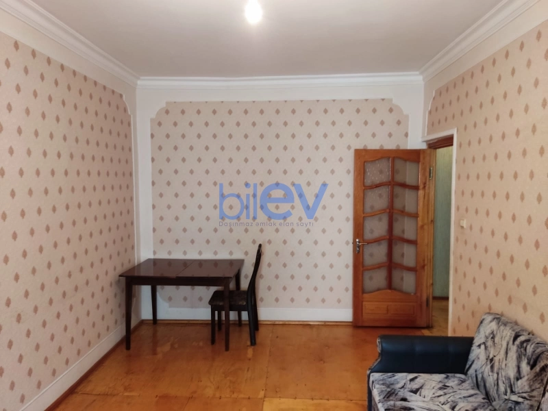 Satış 4 otaqlı Köhnə Tikili bina evi  110m², Bakı
