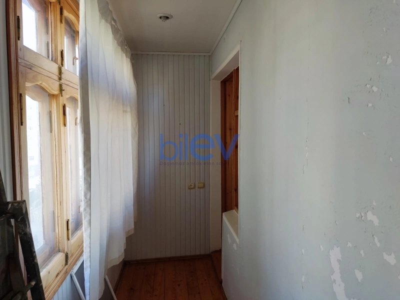 Satış 4 otaqlı Köhnə Tikili bina evi  110m², Bakı