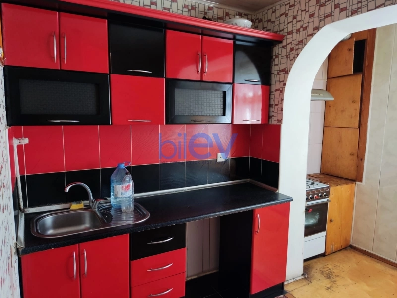 Satış 4 otaqlı Köhnə Tikili bina evi  110m², Bakı