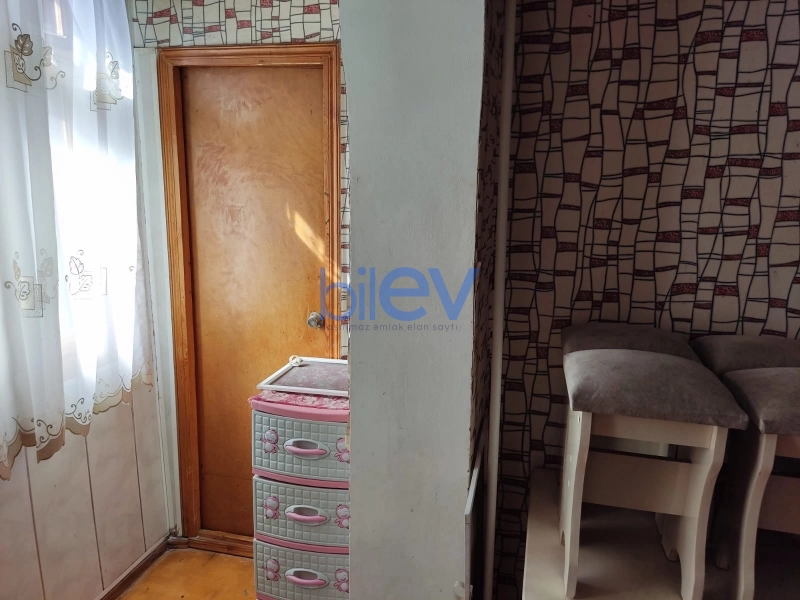 Satış 4 otaqlı Köhnə Tikili bina evi  110m², Bakı