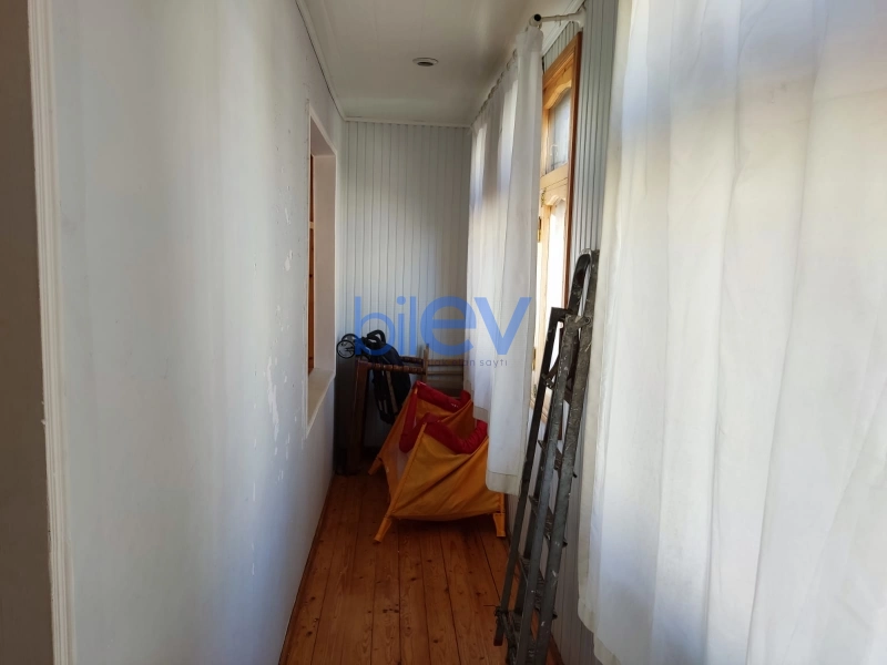 Satış 4 otaqlı Köhnə Tikili bina evi  110m², Bakı