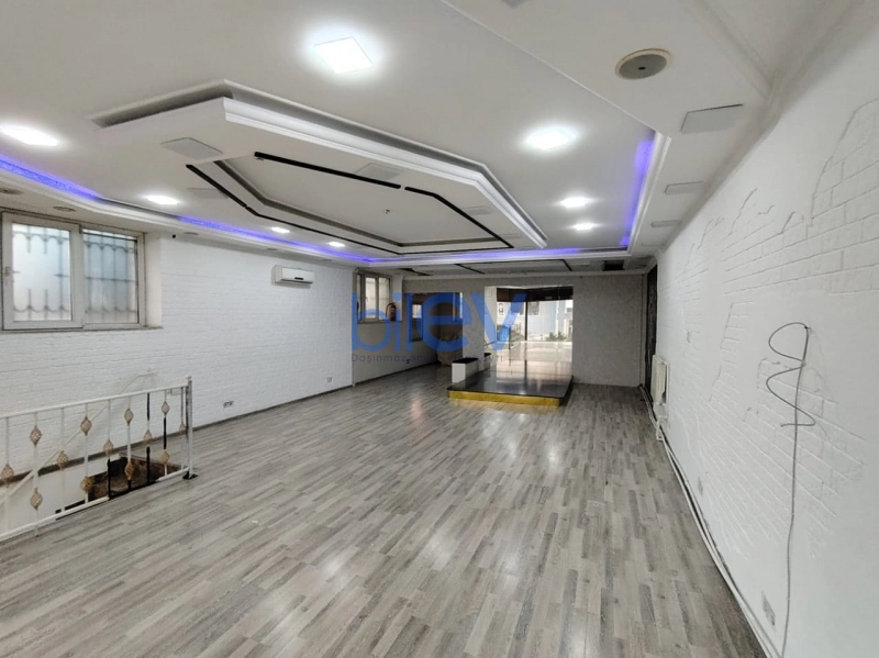 Aylıq Kirayə 4 otaqlı Obyekt  135m², Bakı