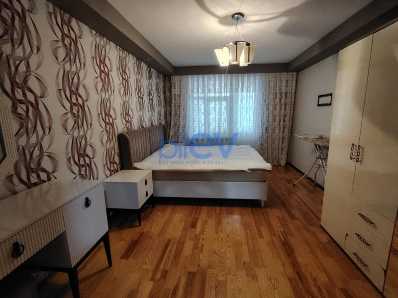 Satış 3 otaqlı Köhnə Tikili bina evi  75m², Bakı