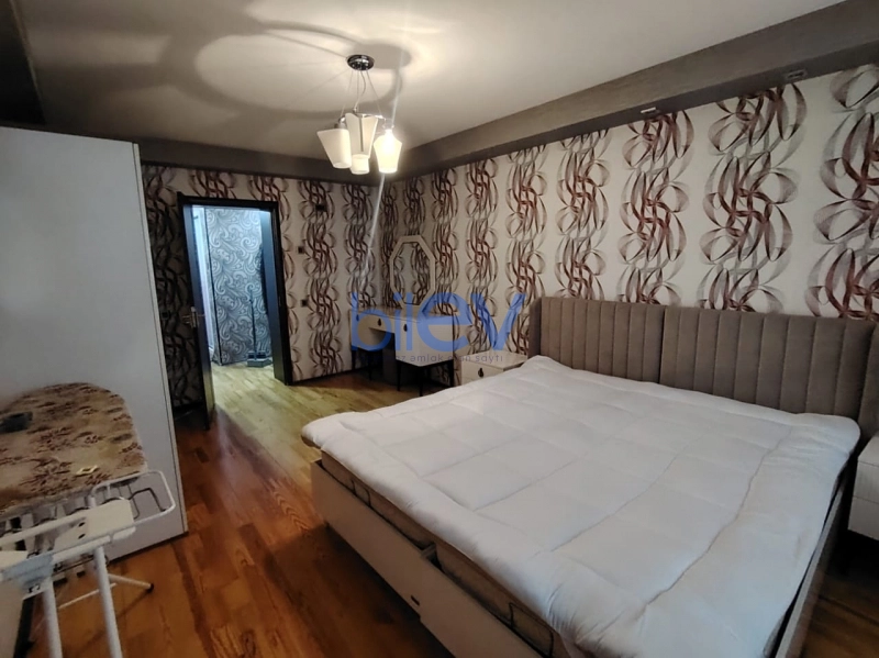 Satış 3 otaqlı Köhnə Tikili bina evi  75m², Bakı