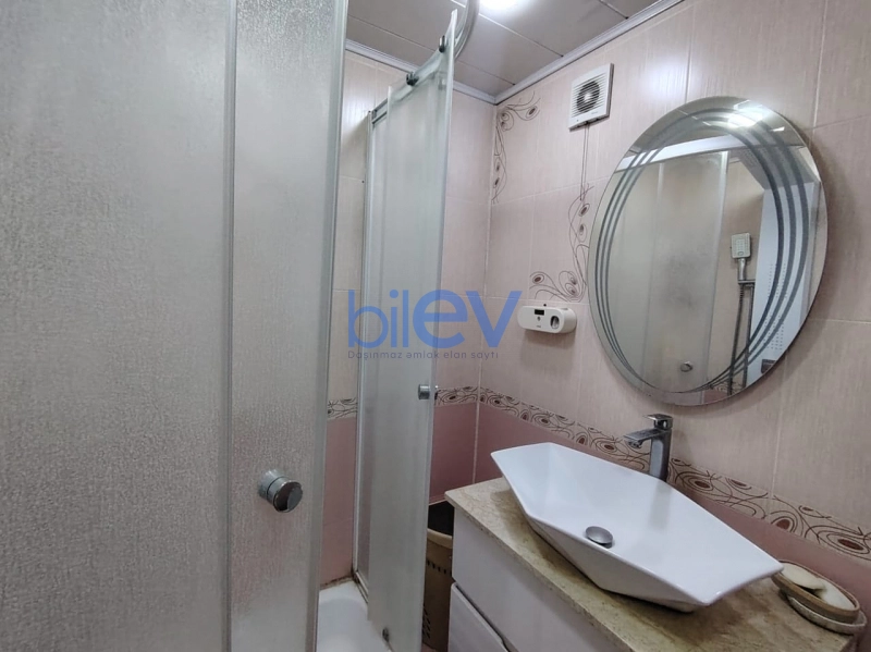 Satış 3 otaqlı Köhnə Tikili bina evi  75m², Bakı