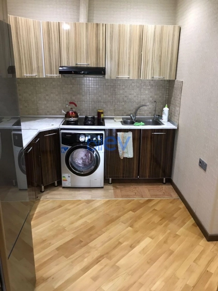 Aylıq Kirayə 3 otaqlı Yeni Tikili bina evi  100m², Bakı
