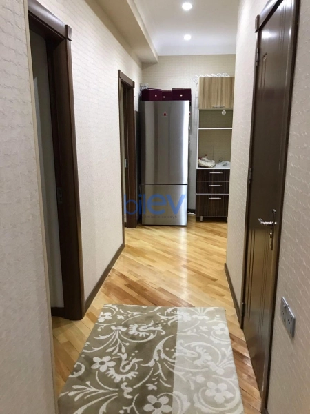 Aylıq Kirayə 3 otaqlı Yeni Tikili bina evi  100m², Bakı
