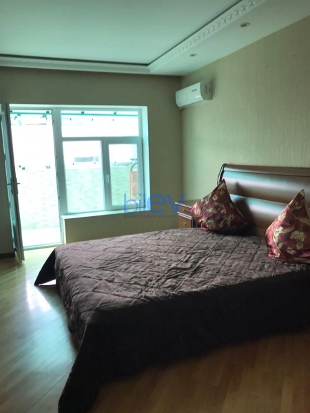 Aylıq Kirayə 3 otaqlı Yeni Tikili bina evi  100m², Bakı