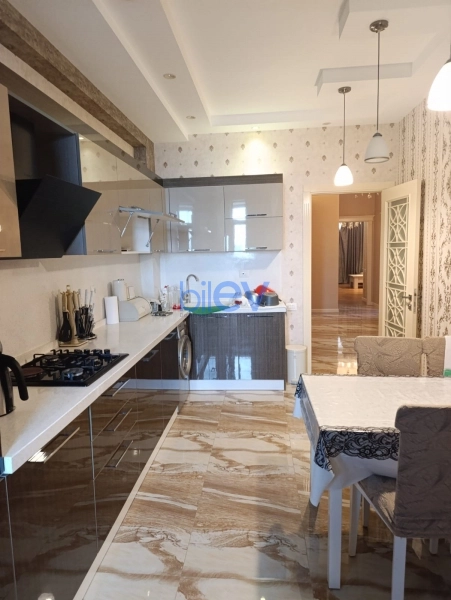 Aylıq Kirayə 3 otaqlı Yeni Tikili bina evi  115m², Bakı