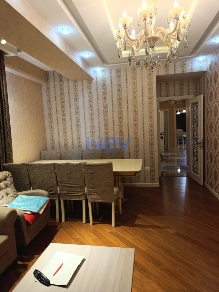 Aylıq Kirayə 3 otaqlı Yeni Tikili bina evi  115m², Bakı
