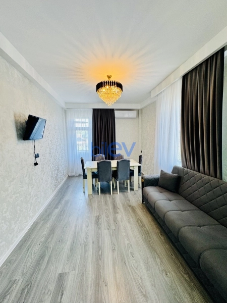 Aylıq Kirayə 3 otaqlı Yeni Tikili bina evi  75m², Bakı