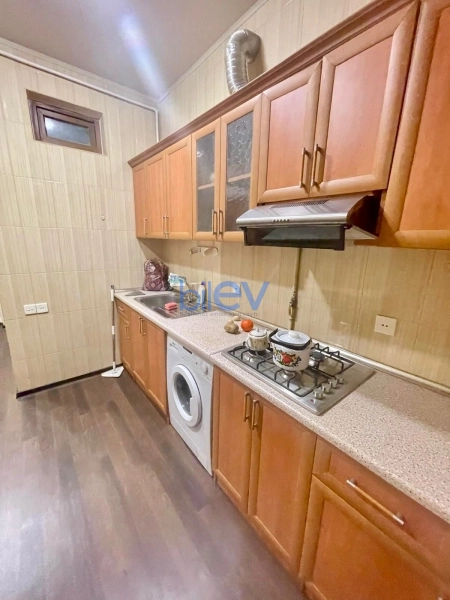 Aylıq Kirayə 2 otaqlı Köhnə Tikili bina evi  60m², Bakı