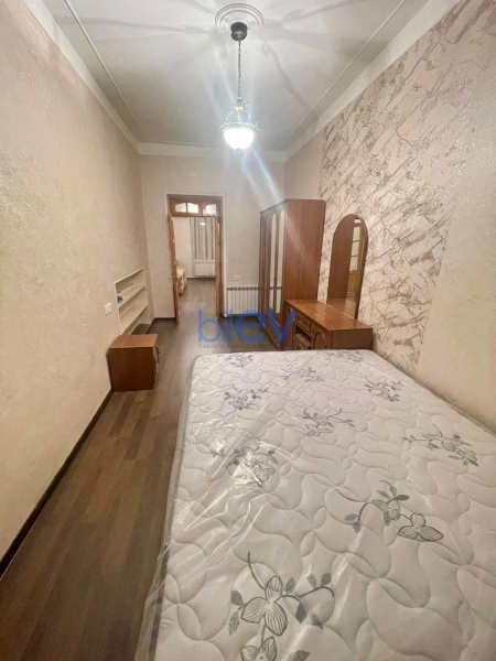 Aylıq Kirayə 2 otaqlı Köhnə Tikili bina evi  60m², Bakı