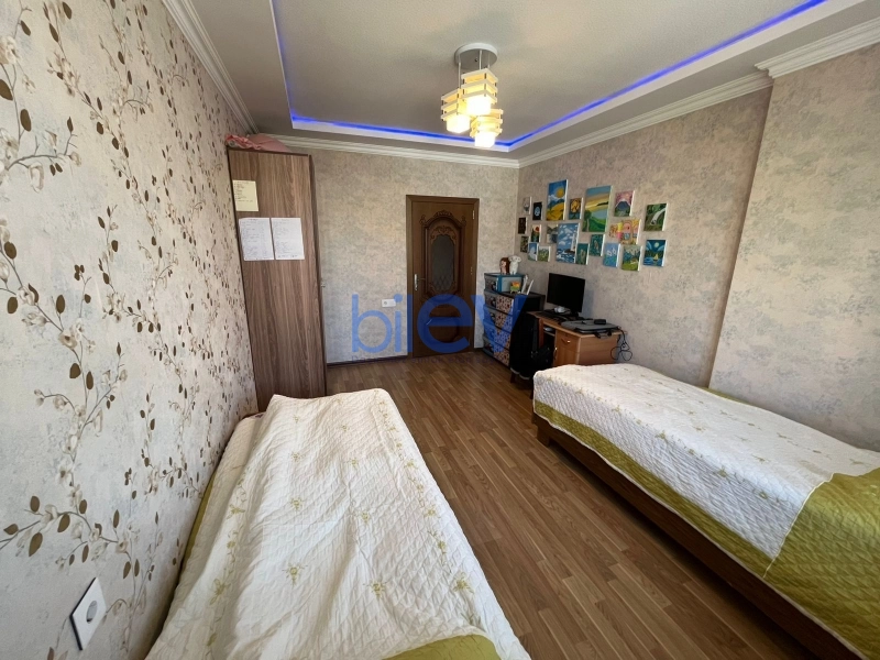 Aylıq Kirayə 3 otaqlı Yeni Tikili bina evi  120m², Bakı