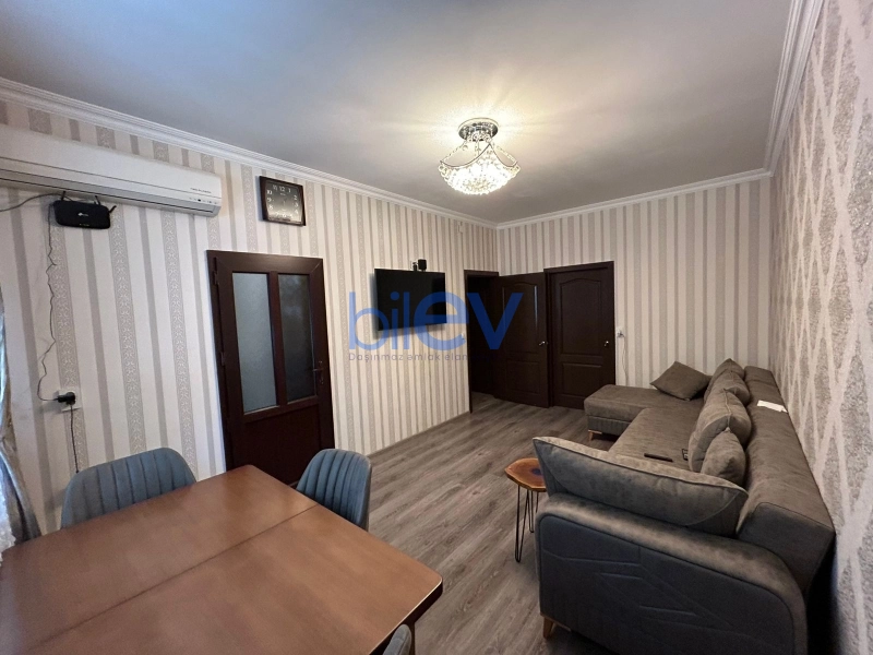 Satış 3 otaqlı Köhnə Tikili bina evi  70m², Bakı