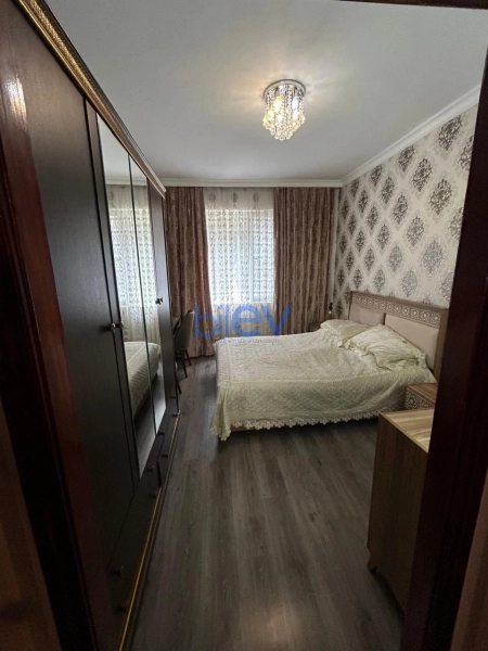 Satış 3 otaqlı Köhnə Tikili bina evi  70m², Bakı