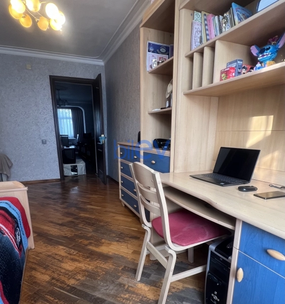 Satış 3 otaqlı Köhnə Tikili bina evi  86m², Bakı