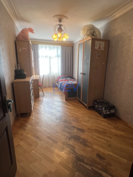 Satış 3 otaqlı Köhnə Tikili bina evi  86m², Bakı