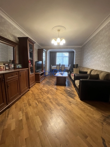 Satış 3 otaqlı Köhnə Tikili bina evi  86m², Bakı
