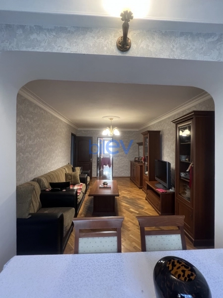 Satış 3 otaqlı Köhnə Tikili bina evi  86m², Bakı