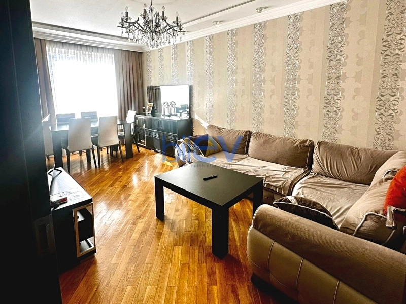Satış 3 otaqlı Köhnə Tikili bina evi  84m², Bakı