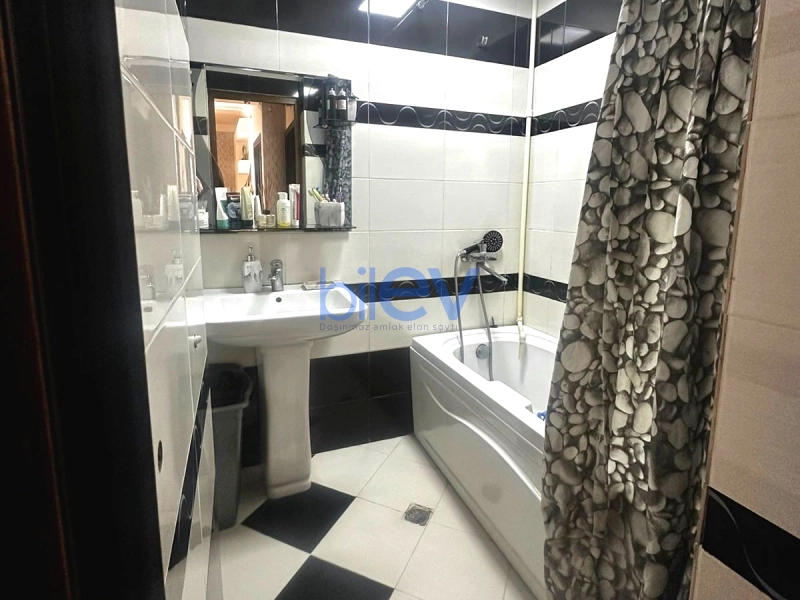 Satış 3 otaqlı Köhnə Tikili bina evi  84m², Bakı
