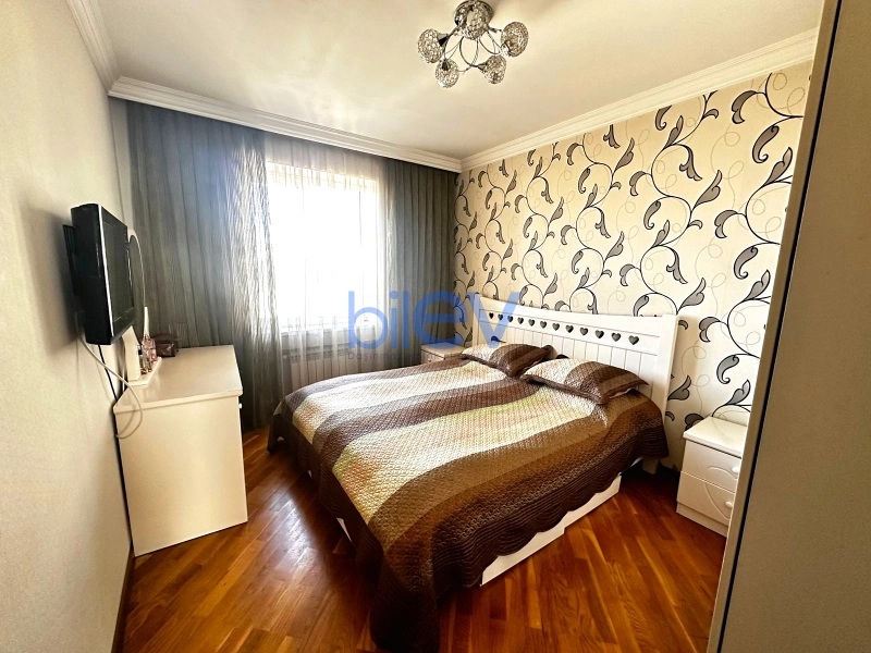 Satış 3 otaqlı Köhnə Tikili bina evi  84m², Bakı