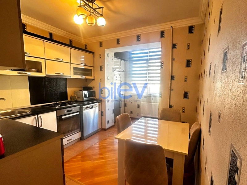 Satış 3 otaqlı Köhnə Tikili bina evi  84m², Bakı