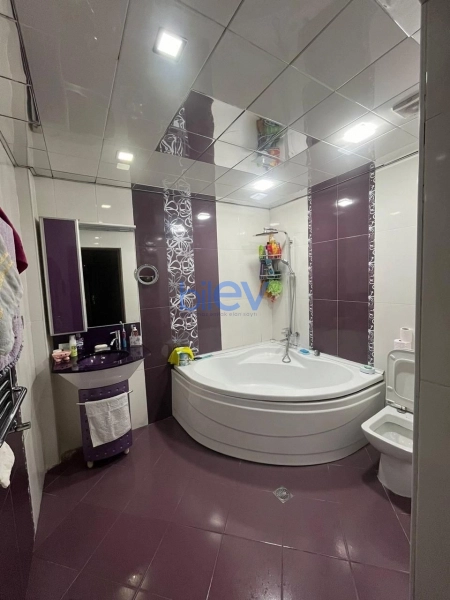 Aylıq Kirayə 2 otaqlı Yeni Tikili bina evi  80m², Bakı