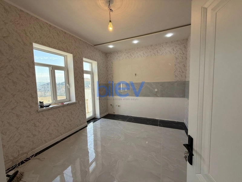 Satış 4 otaqlı Həyət evi  180m², Bakı
