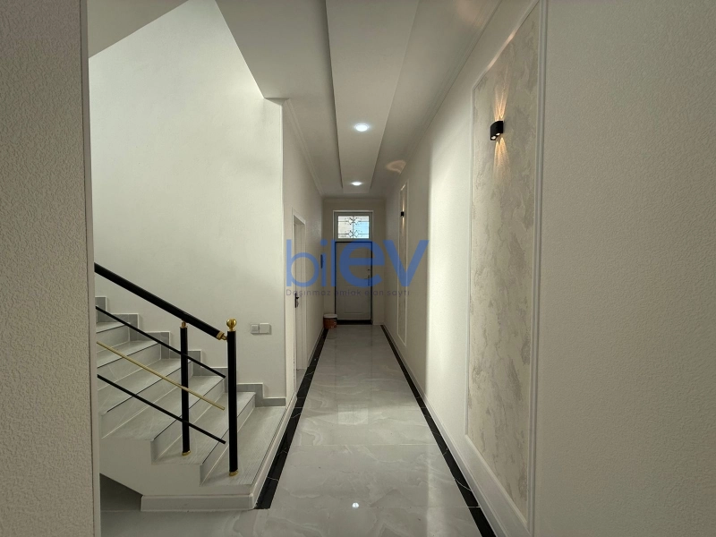 Satış 4 otaqlı Həyət evi  180m², Bakı