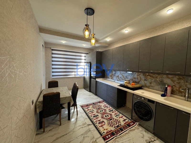 Aylıq Kirayə 2 otaqlı Yeni Tikili bina evi  95m², Bakı