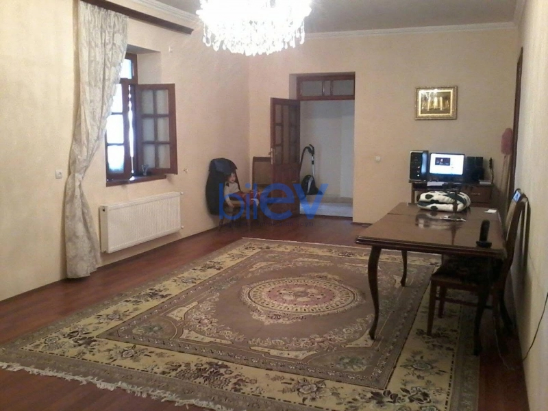 Satış 6 otaqlı Həyət evi  310m², Bakı