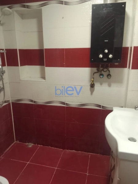 Aylıq Kirayə 3 otaqlı Köhnə Tikili bina evi  66m², Bakı