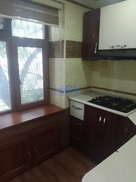 Aylıq Kirayə 3 otaqlı Köhnə Tikili bina evi  66m², Bakı