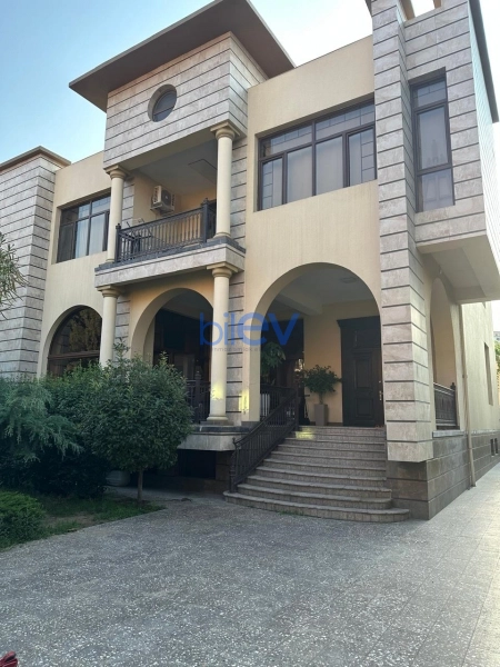 Satış 6 otaqlı Villa  650m², Bakı