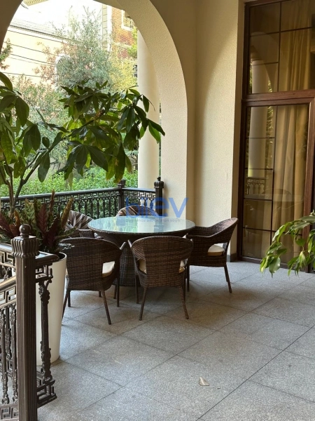 Satış 6 otaqlı Villa  650m², Bakı