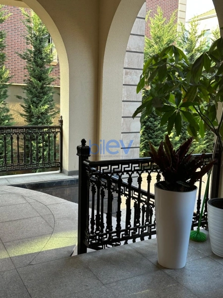 Satış 6 otaqlı Villa  650m², Bakı