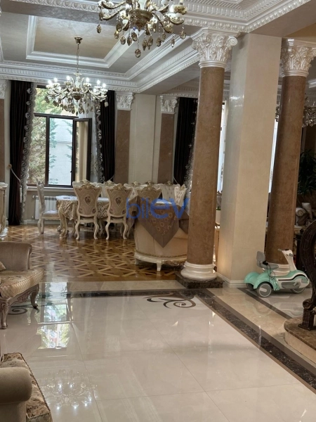 Satış 6 otaqlı Villa  650m², Bakı
