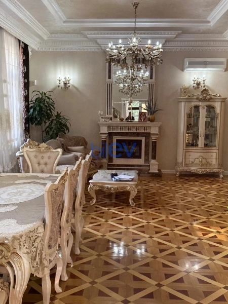 Satış 6 otaqlı Villa  650m², Bakı