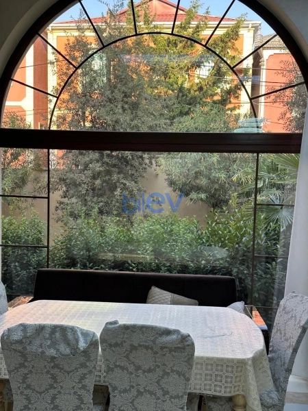 Satış 6 otaqlı Villa  650m², Bakı