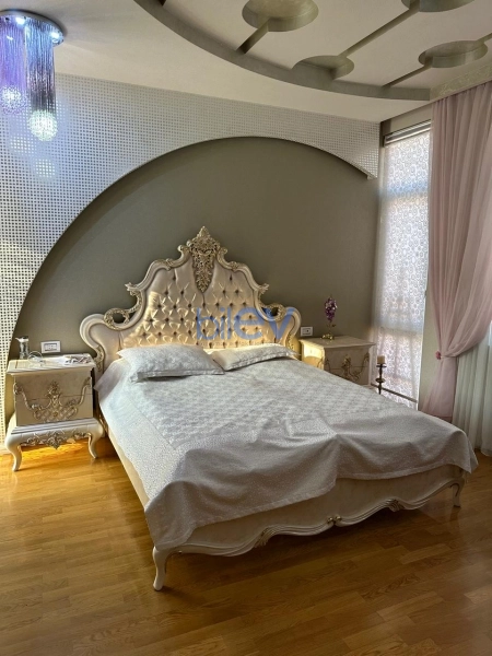 Satış 6 otaqlı Villa  650m², Bakı