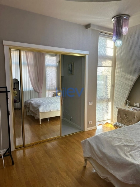 Satış 6 otaqlı Villa  650m², Bakı