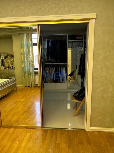 Satış 6 otaqlı Villa  650m², Bakı