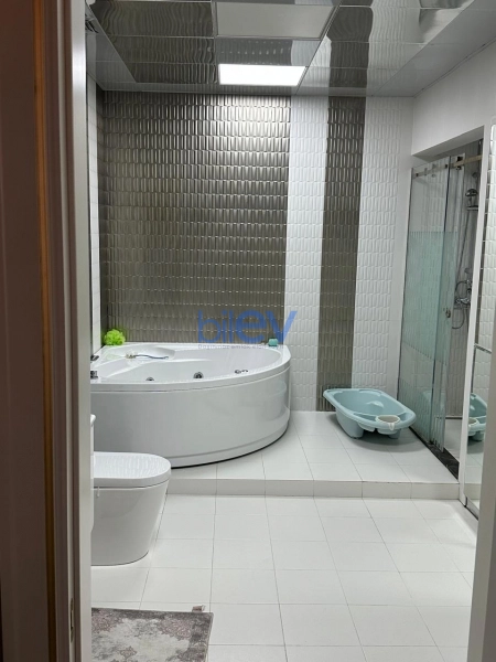 Satış 6 otaqlı Villa  650m², Bakı
