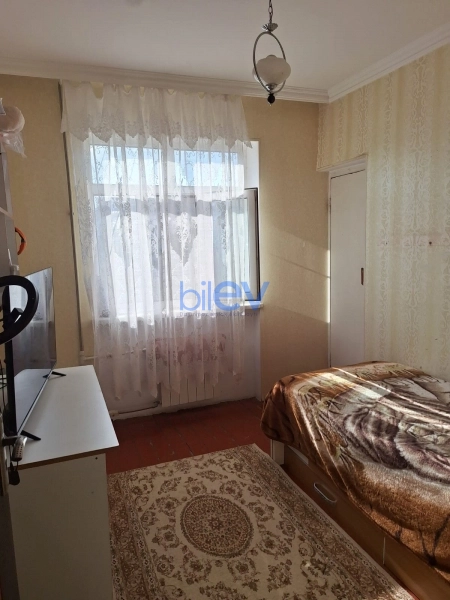 Satış 4 otaqlı Köhnə Tikili bina evi  80m², Bakı